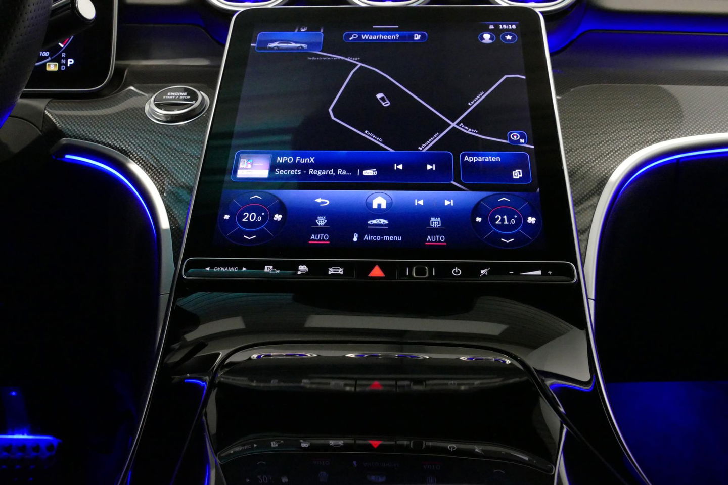 Mercedes-Benz C-Klasse 300 e AMG Line / C63s AMG Diffuser / Panamericana Grill / Panoramadak / Elektr. verstelbare voorstoelen + memory / Head-up Display / Ambienteverlichting Premium / Stoelverwarming / Apple Carplay - Android Auto / Rondomzichtcamera / 20'' LMV / LED High Per