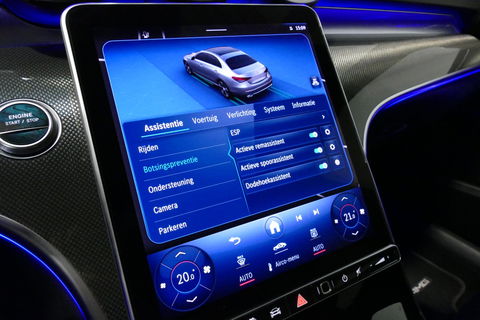 Mercedes-Benz C-Klasse 300 e AMG Line / C63s AMG Diffuser / Panamericana Grill / Panoramadak / Elektr. verstelbare voorstoelen + memory / Head-up Display / Ambienteverlichting Premium / Stoelverwarming / Apple Carplay - Android Auto / Rondomzichtcamera / 20'' LMV / LED High Per