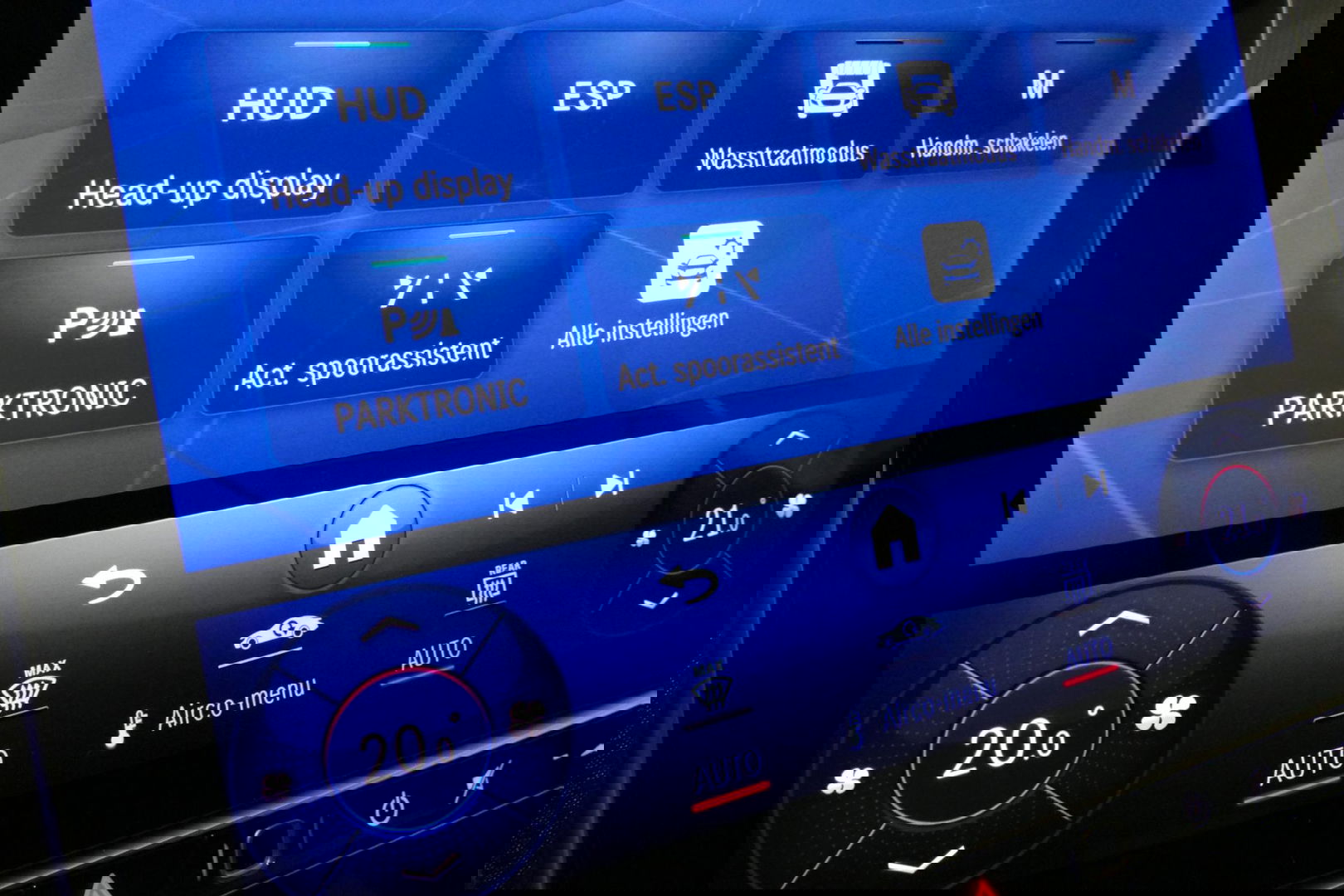 Mercedes-Benz C-Klasse 300 e AMG Line / C63s AMG Diffuser / Panamericana Grill / Panoramadak / Elektr. verstelbare voorstoelen + memory / Head-up Display / Ambienteverlichting Premium / Stoelverwarming / Apple Carplay - Android Auto / Rondomzichtcamera / 20'' LMV / LED High Per