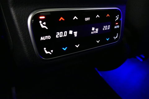 Mercedes-Benz C-Klasse 300 e AMG Line / C63s AMG Diffuser / Panamericana Grill / Panoramadak / Elektr. verstelbare voorstoelen + memory / Head-up Display / Ambienteverlichting Premium / Stoelverwarming / Apple Carplay - Android Auto / Rondomzichtcamera / 20'' LMV / LED High Per