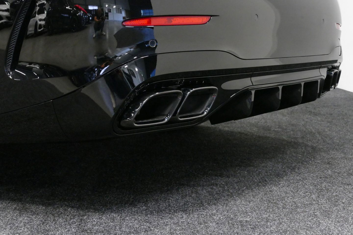 Mercedes-Benz C-Klasse 300 e AMG Line / C63s AMG Diffuser / Panamericana Grill / Panoramadak / Elektr. verstelbare voorstoelen + memory / Head-up Display / Ambienteverlichting Premium / Stoelverwarming / Apple Carplay - Android Auto / Rondomzichtcamera / 20'' LMV / LED High Per