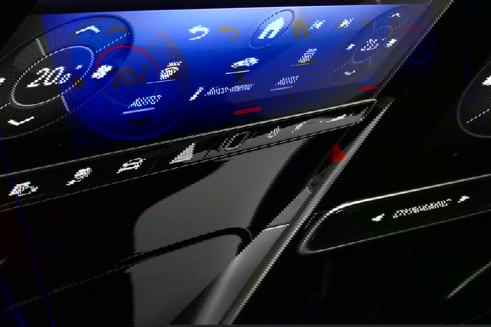 Mercedes-Benz C-Klasse 300 e AMG Line / C63s AMG Diffuser / Panamericana Grill / Panoramadak / Elektr. verstelbare voorstoelen + memory / Head-up Display / Ambienteverlichting Premium / Stoelverwarming / Apple Carplay - Android Auto / Rondomzichtcamera / 20'' LMV / LED High Per