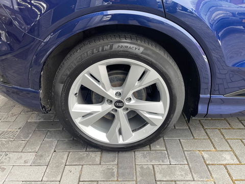 Audi Q4 e-tron 40 Launch edition S Competition 77 kWh 2X S-LINE PANO l MATRIX l CAMERA l ADAPT.CRUISE l ORG.NL l DEALER OND