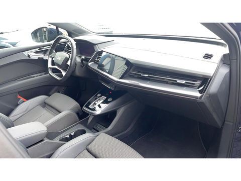 Audi Q4 e-tron 40 Launch edition S Competition 77 kWh 2X S-LINE PANO l MATRIX l CAMERA l ADAPT.CRUISE l ORG.NL l DEALER OND