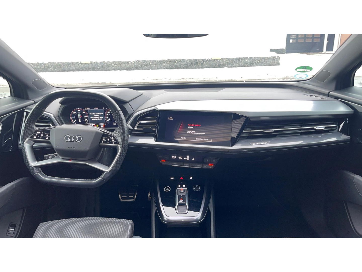 Audi Q4 e-tron 40 Launch edition S Competition 77 kWh 2X S-LINE PANO l MATRIX l CAMERA l ADAPT.CRUISE l ORG.NL l DEALER OND