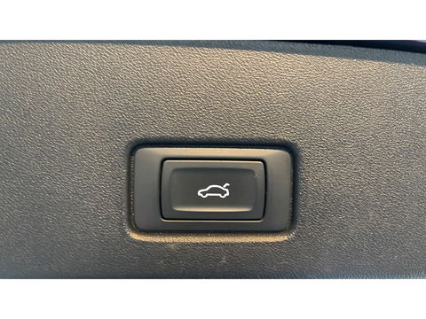 Audi Q4 e-tron 40 Launch edition S Competition 77 kWh 2X S-LINE PANO l MATRIX l CAMERA l ADAPT.CRUISE l ORG.NL l DEALER OND