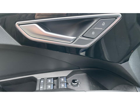 Audi Q4 e-tron 40 Launch edition S Competition 77 kWh 2X S-LINE PANO l MATRIX l CAMERA l ADAPT.CRUISE l ORG.NL l DEALER OND