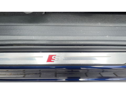 Audi Q4 e-tron 40 Launch edition S Competition 77 kWh 2X S-LINE PANO l MATRIX l CAMERA l ADAPT.CRUISE l ORG.NL l DEALER OND