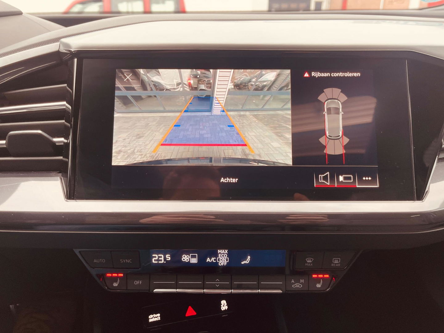 Audi Q4 e-tron 40 Launch edition S Competition 77 kWh 2X S-LINE PANO l MATRIX l CAMERA l ADAPT.CRUISE l ORG.NL l DEALER OND