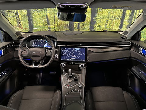 Lynk & Co 01 1.5 | Nieuw! | Trekhaak | Panoramadak | 360° Camera  | Adaptive Cruise Control | Keyless | Elektrische Bestuurdersstoel + Geheugen | Parkeersensoren | Apple Carplay | Android Auto | Infinity Audi