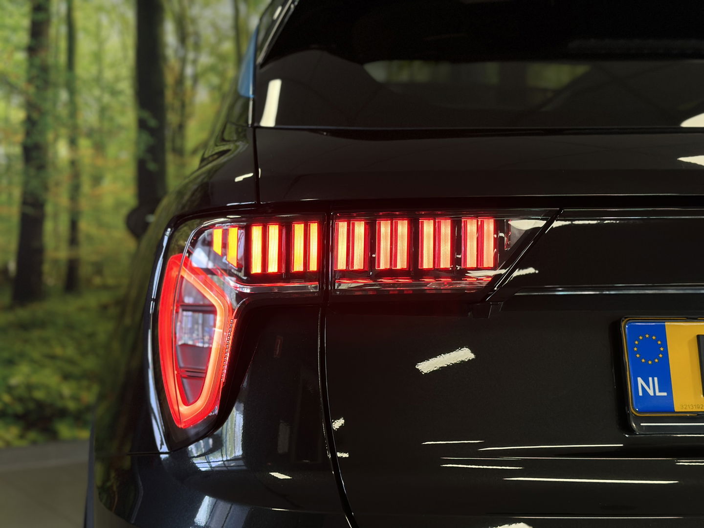 Lynk & Co 01 1.5 | Nieuw! | Trekhaak | Panoramadak | 360° Camera  | Adaptive Cruise Control | Keyless | Elektrische Bestuurdersstoel + Geheugen | Parkeersensoren | Apple Carplay | Android Auto | Infinity Audi