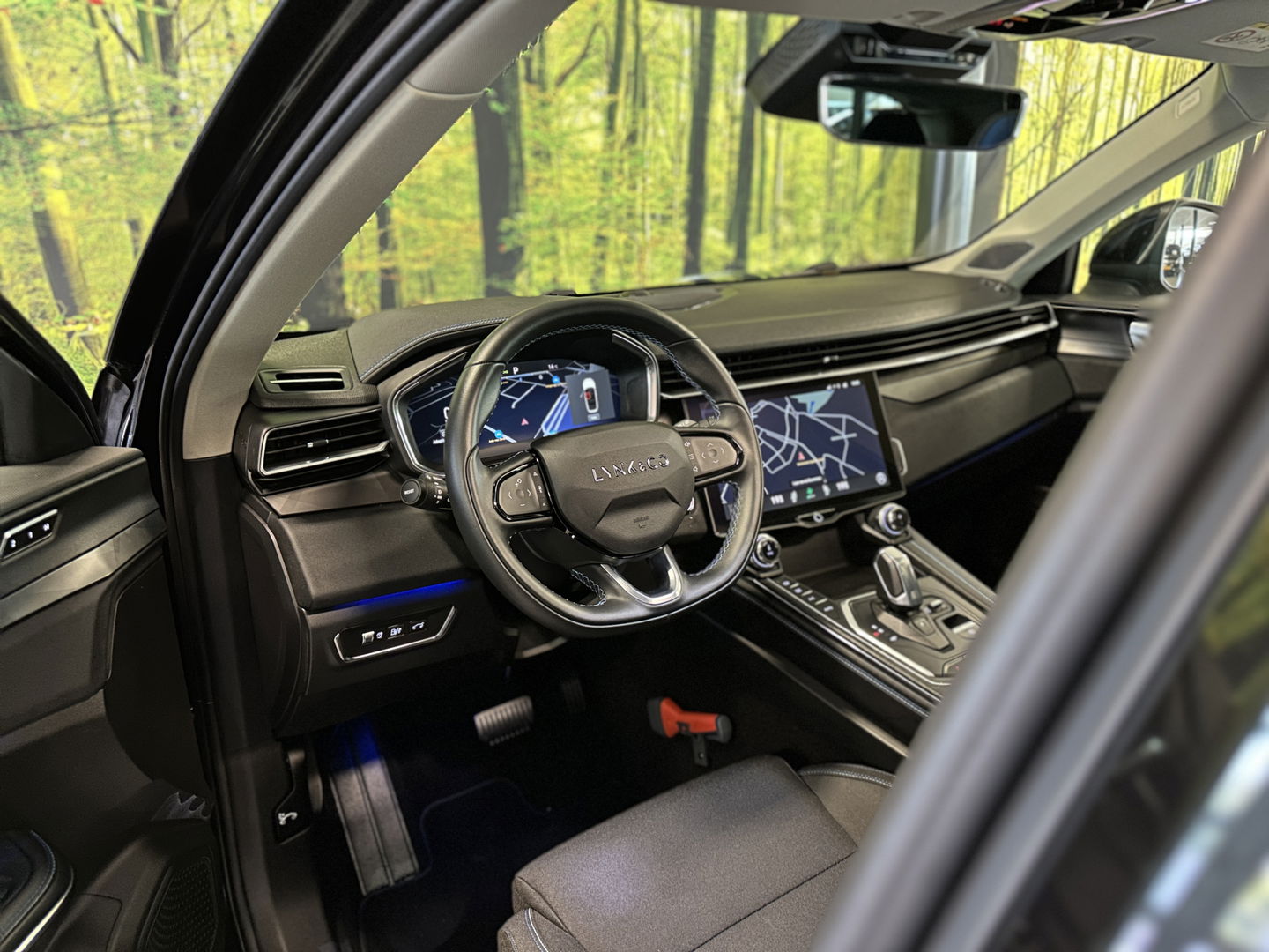 Lynk & Co 01 1.5 | Nieuw! | Trekhaak | Panoramadak | 360° Camera  | Adaptive Cruise Control | Keyless | Elektrische Bestuurdersstoel + Geheugen | Parkeersensoren | Apple Carplay | Android Auto | Infinity Audi