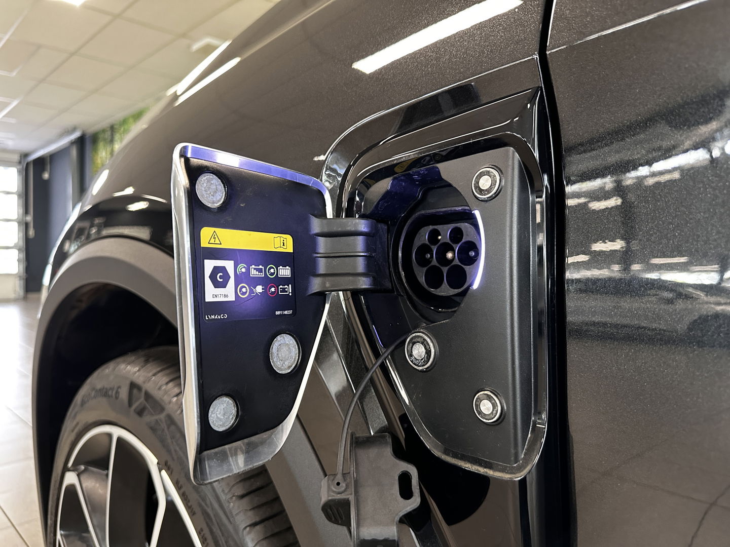 Lynk & Co 01 1.5 | Nieuw! | Panoramadak | 360° Camera  | Adaptive Cruise Control | Keyless | Elektrische Bestuurdersstoel + Geheugen | Parkeersensoren | Apple Carplay | Android Auto | Infinity Audiosysteem