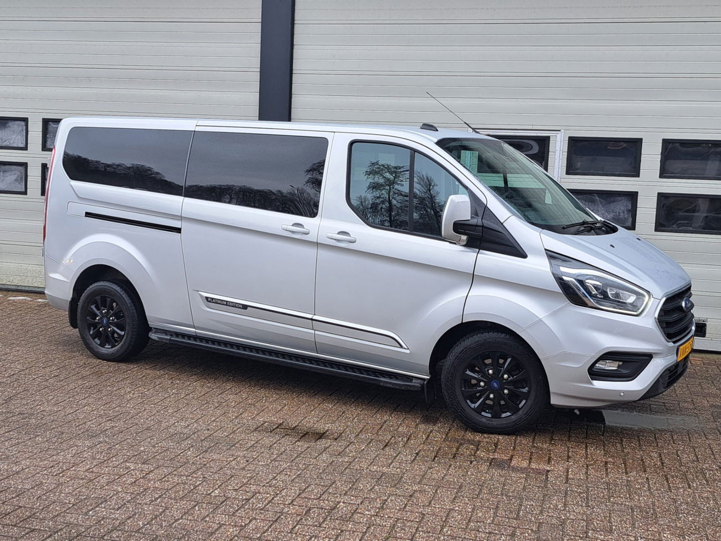 Ford Transit Custom 320 2.0 TDCI 130 pk Automaat - L2 DC - Platinum