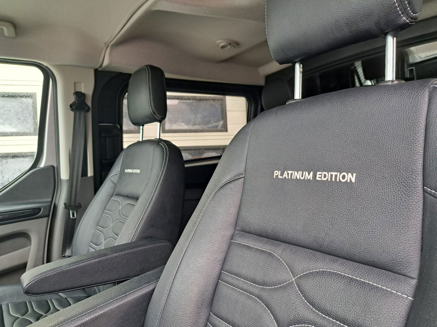 Ford Transit Custom 320 2.0 TDCI 130 pk Automaat - L2 DC - Platinum