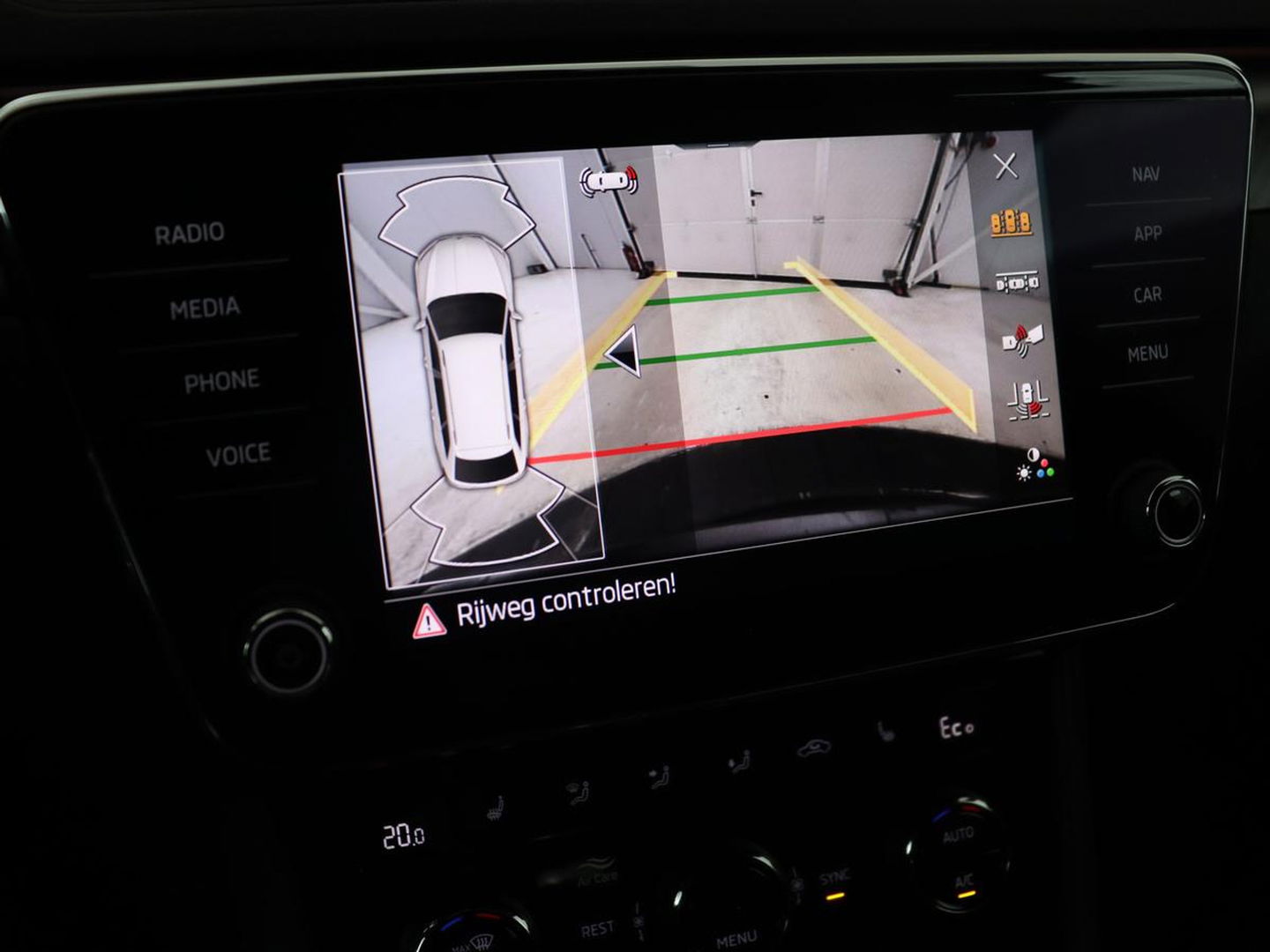 Škoda Superb 1.4 TSI iV Sportline | Stoelverwarming | Alcantara | Adaptive cruise | Camera | Carplay | Matrix LED | Stuurverwarming | Virtual Cockpit | Navigatie | Parkeerhulp | Sportstoelen | Sfeerverlichting | PHEV | Plug In