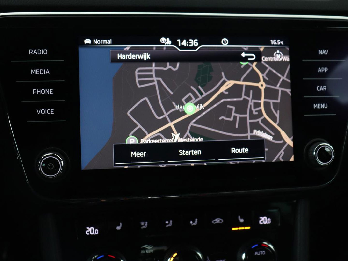 Škoda Superb 1.4 TSI iV Sportline | Stoelverwarming | Alcantara | Adaptive cruise | Camera | Carplay | Matrix LED | Stuurverwarming | Virtual Cockpit | Navigatie | Parkeerhulp | Sportstoelen | Sfeerverlichting | PHEV | Plug In