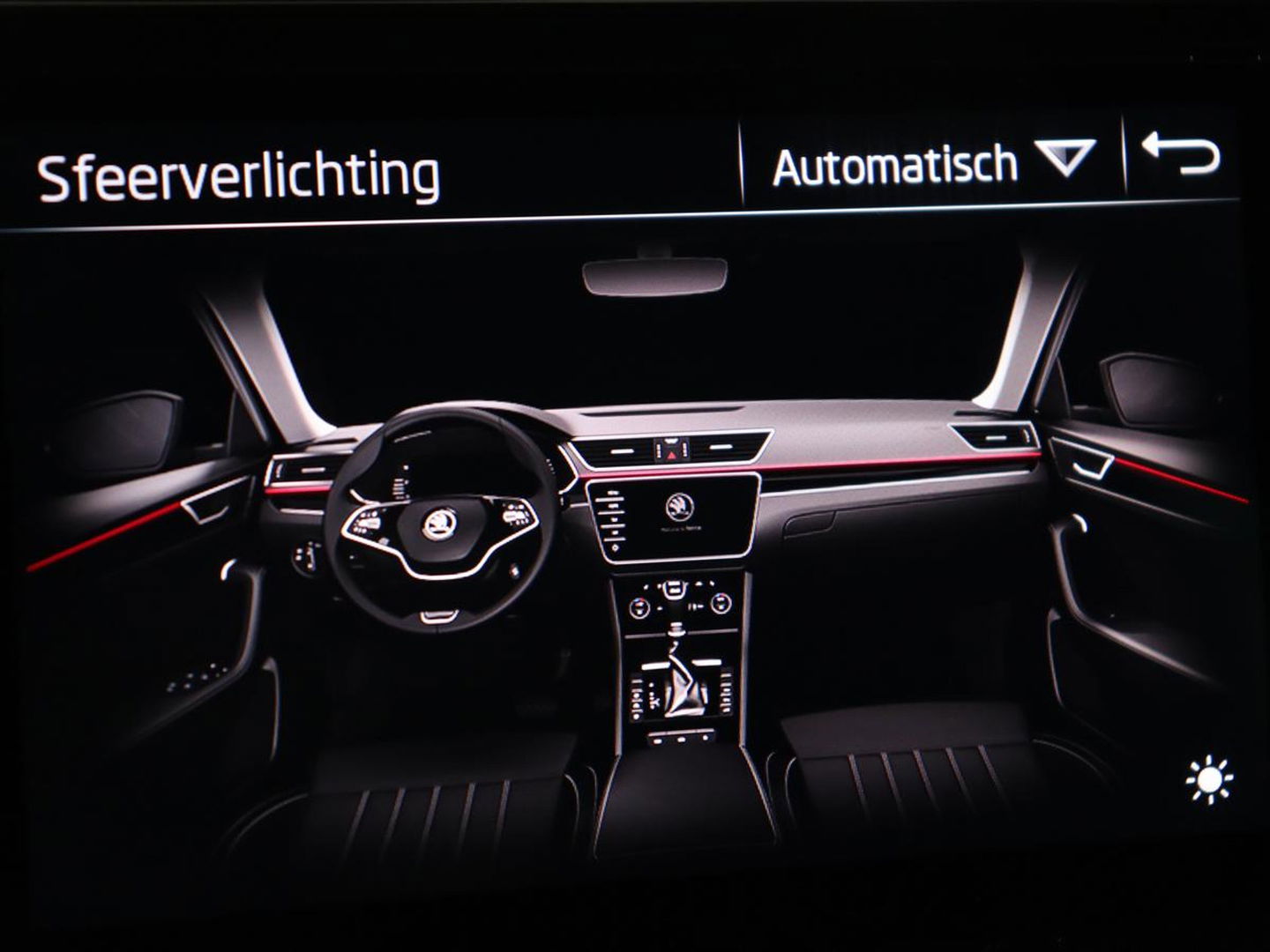 Škoda Superb 1.4 TSI iV Sportline | Stoelverwarming | Alcantara | Adaptive cruise | Camera | Carplay | Matrix LED | Stuurverwarming | Virtual Cockpit | Navigatie | Parkeerhulp | Sportstoelen | Sfeerverlichting | PHEV | Plug In
