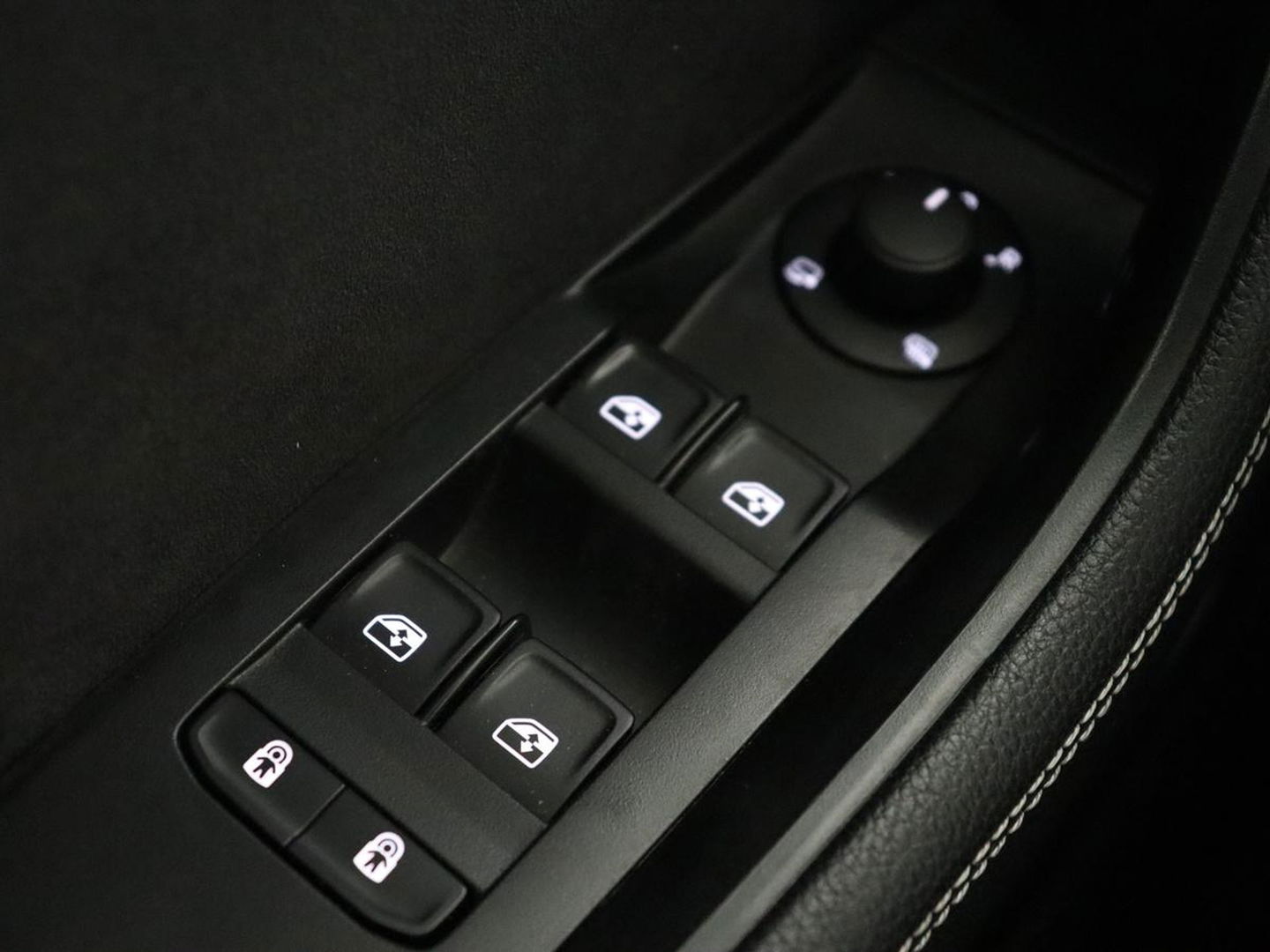 Škoda Superb 1.4 TSI iV Sportline | Stoelverwarming | Alcantara | Adaptive cruise | Camera | Carplay | Matrix LED | Stuurverwarming | Virtual Cockpit | Navigatie | Parkeerhulp | Sportstoelen | Sfeerverlichting | PHEV | Plug In