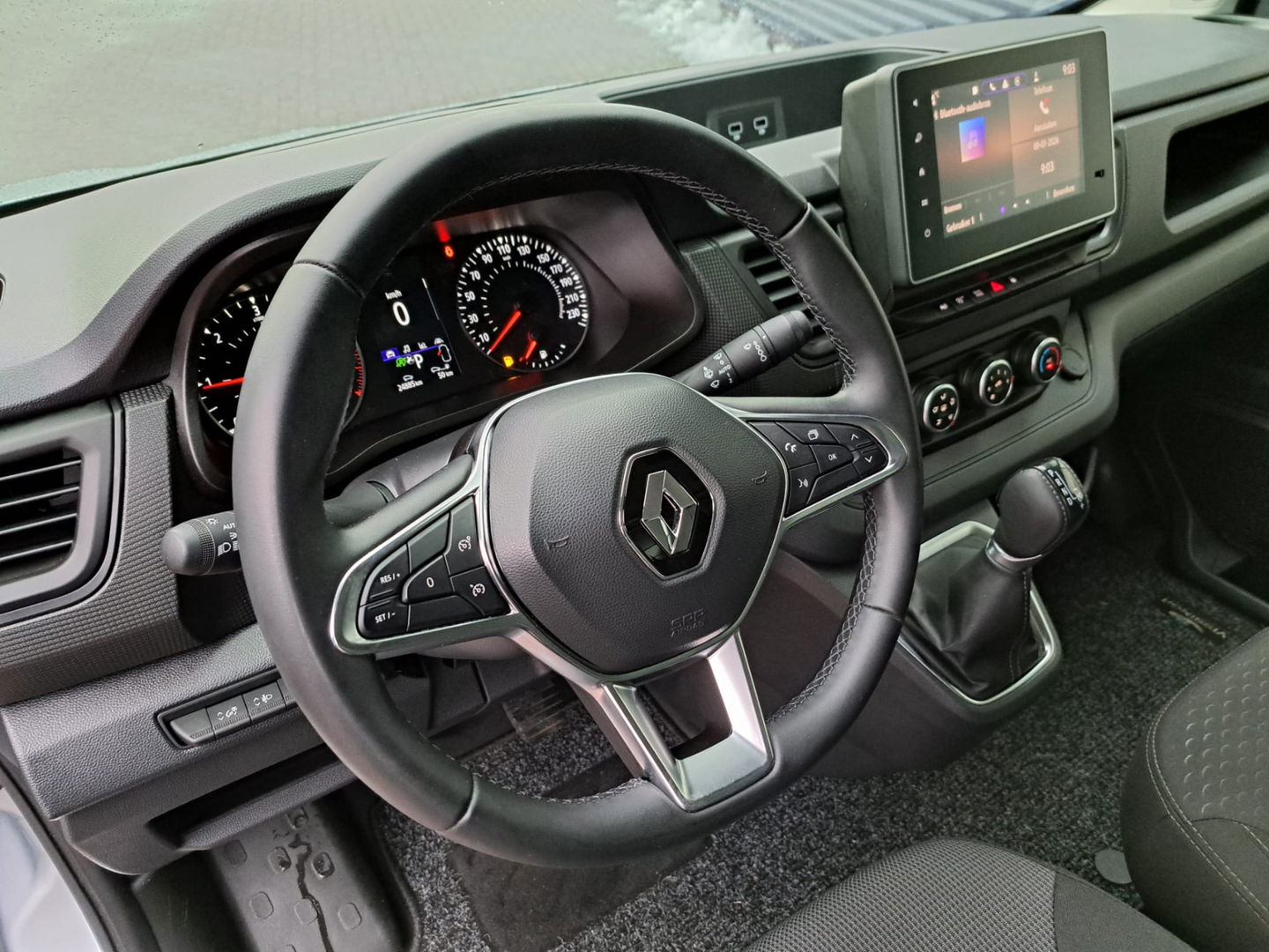 Renault Trafic T30 2.0 dCi Automaat 150 pk Euro 6 Lang L2 - Apple Carplay - LED