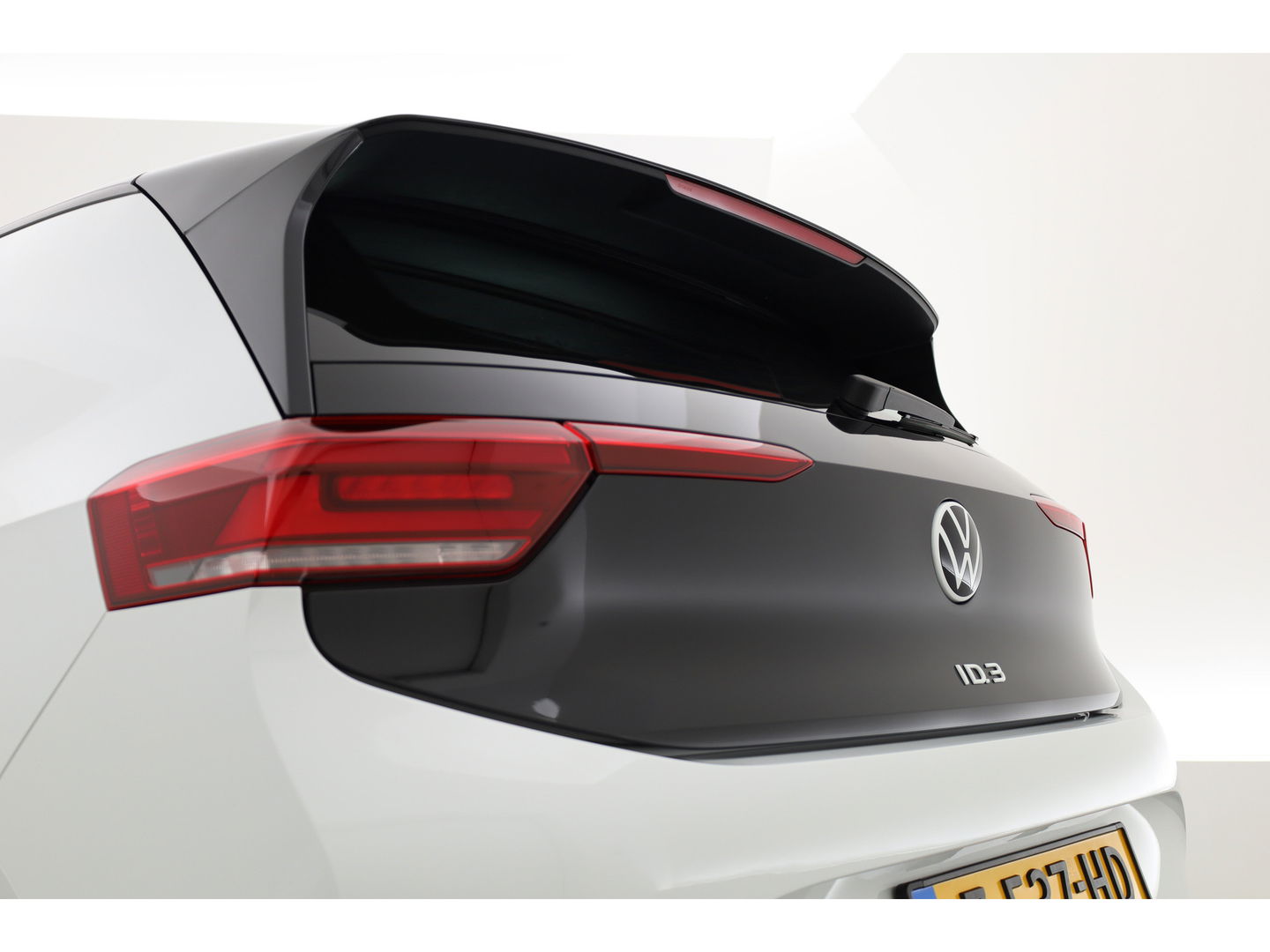 Volkswagen ID.3 Pro 58 kWh | Adapt. Cruise | Stoel- Stuurverwarming | Apple CarPlay | PDC V+A | Navi