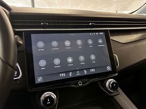 Lynk & Co 01 1.5 | Nieuw! | Trekhaak | Panoramadak | 360° graden camera | Adaptive Cruise Control | Keyless | Elektrische Bestuurdersstoel + Geheugen | Parkeersensoren | Apple Carplay | Android Auto | Infinit