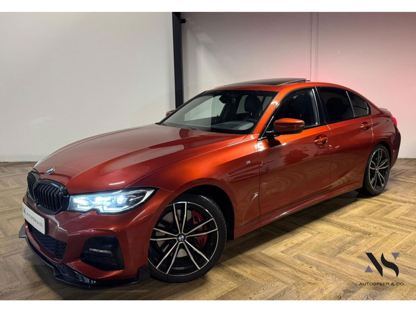 BMW 3-serie 320i High Executive Edition PANO KEYLESS