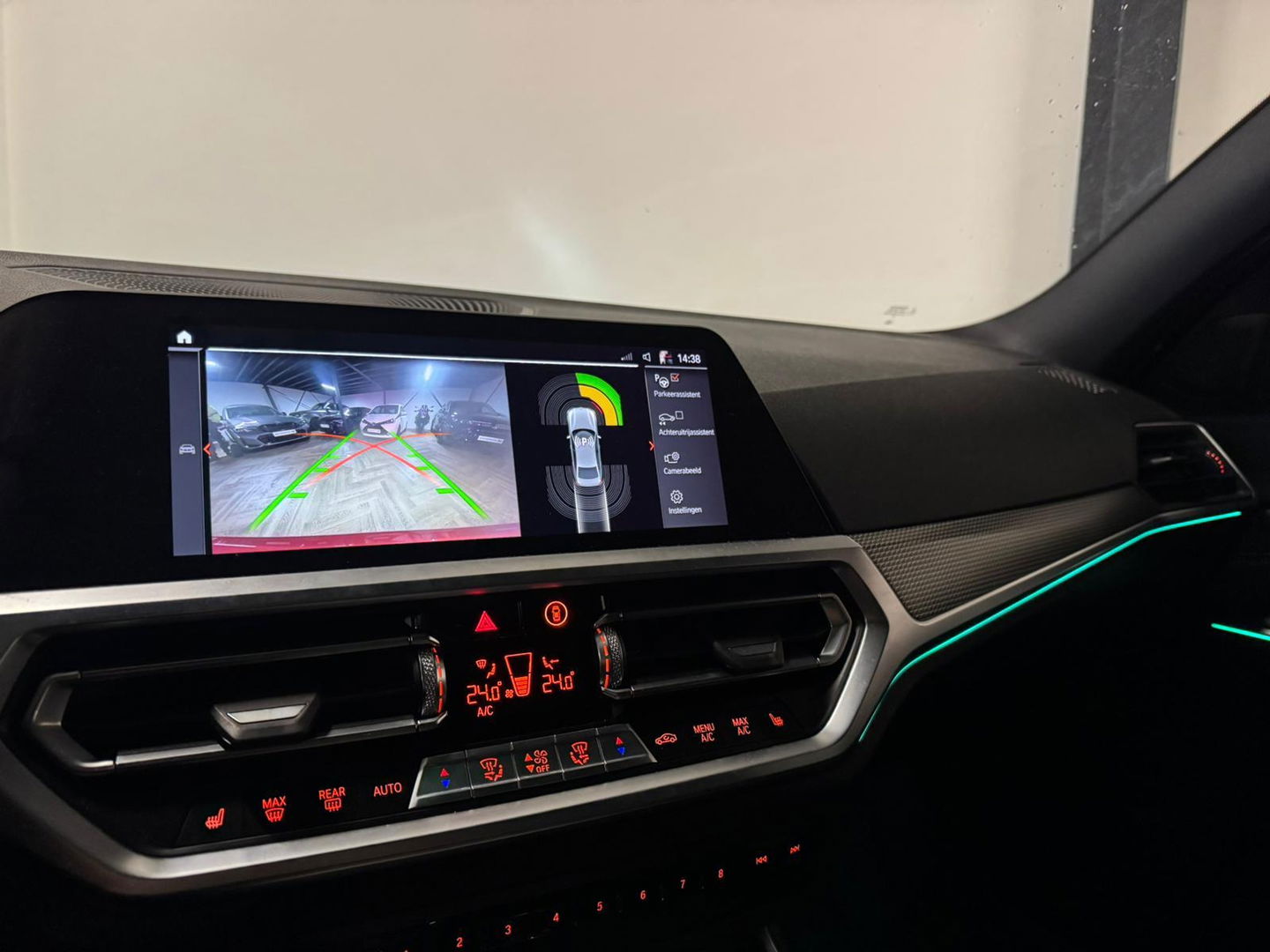 BMW 3-serie 320i High Executive Edition PANO KEYLESS