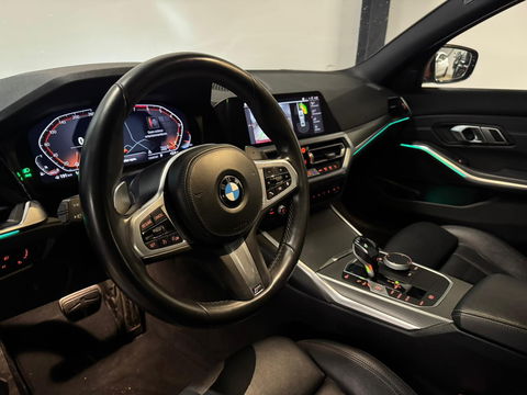 BMW 3-serie 320i High Executive Edition PANO KEYLESS