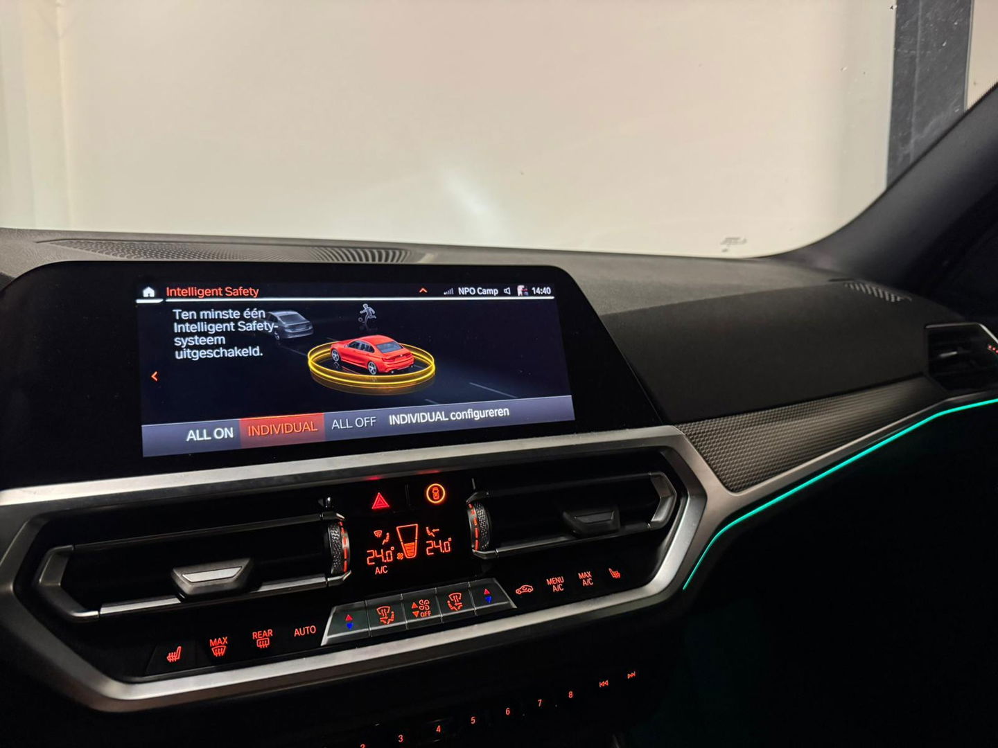 BMW 3-serie 320i High Executive Edition PANO KEYLESS