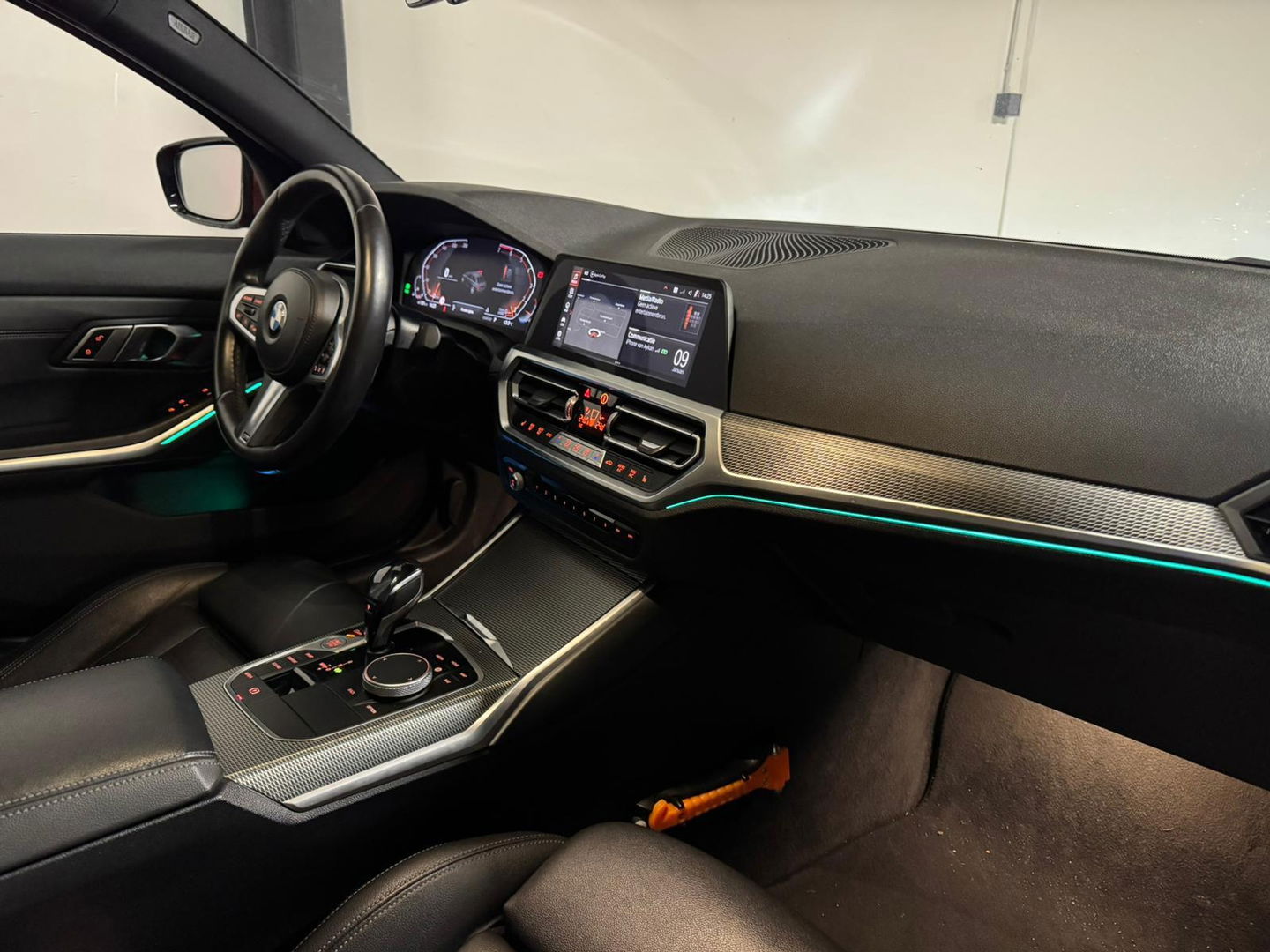 BMW 3-serie 320i High Executive Edition PANO KEYLESS