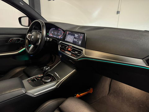 BMW 3-serie 320i High Executive Edition PANO KEYLESS