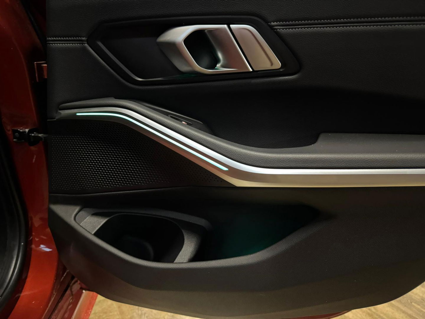 BMW 3-serie 320i High Executive Edition PANO KEYLESS