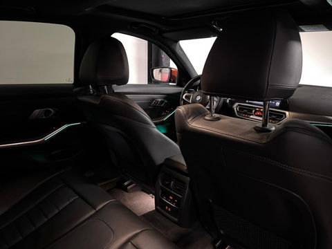 BMW 3-serie 320i High Executive Edition PANO KEYLESS