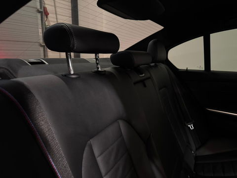 BMW 3-serie 320i High Executive Edition PANO KEYLESS