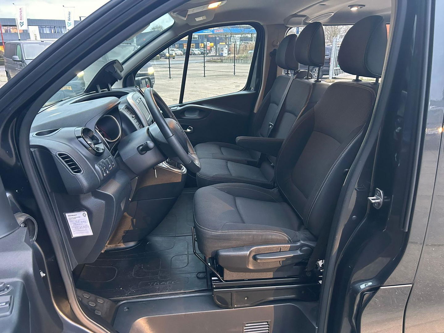 Renault Trafic 2.0 dCi 145pk EDC L2H1 DC Luxe | MARGE | Navigatie | LED | Velgen | Sidebars | Automaat | Dubbel cabine |