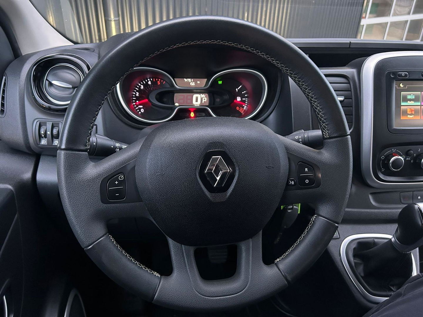 Renault Trafic 2.0 dCi 145pk EDC L2H1 DC Luxe | MARGE | Navigatie | LED | Velgen | Sidebars | Automaat | Dubbel cabine |