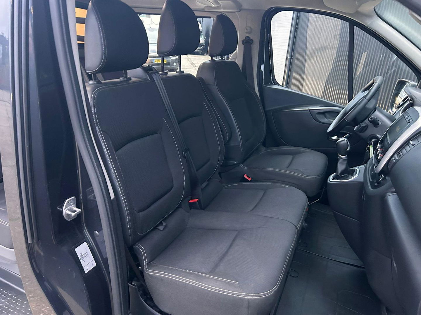 Renault Trafic 2.0 dCi 145pk EDC L2H1 DC Luxe | MARGE | Navigatie | LED | Velgen | Sidebars | Automaat | Dubbel cabine |