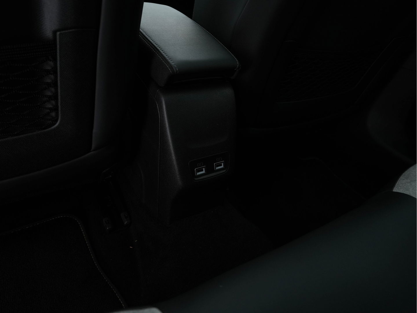 Peugeot e-208 EV GT 350 50 kWh [ 3-Fase ] (INCL.BTW) *PANO | FULL-LED | DIGI-COCKPIT | BLINDSPOT | CAMERA | LEATHER-ALCANTARA | AMBIENT-LIGHT | NAVI-FULLMAP | LANE-ASSIST | KEYLESS | DAB | CCS-FASTLOADER | HEATED-SPORTSEATS | 17''ALU