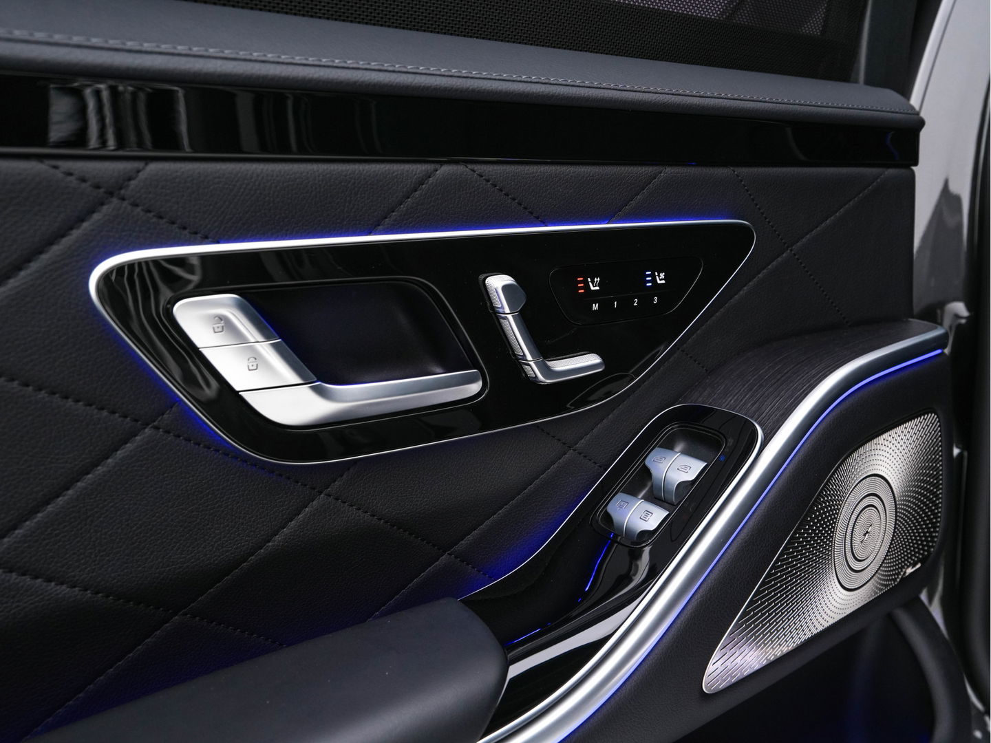 Mercedes-Benz S-Klasse 580 e 4MATIC Lang [ Plug-In ] (INCL-BTW) Aut. *PANO | NAVI-FULLMAP | DISTRONIC | BURMESTER-AUDIO | TOP-VIEW | KEYLESS | FULL-LED | DIGITAL-COCKPIT | AMBIENT-LIGHT | HEATED/VENTILATED-SEATS |...*