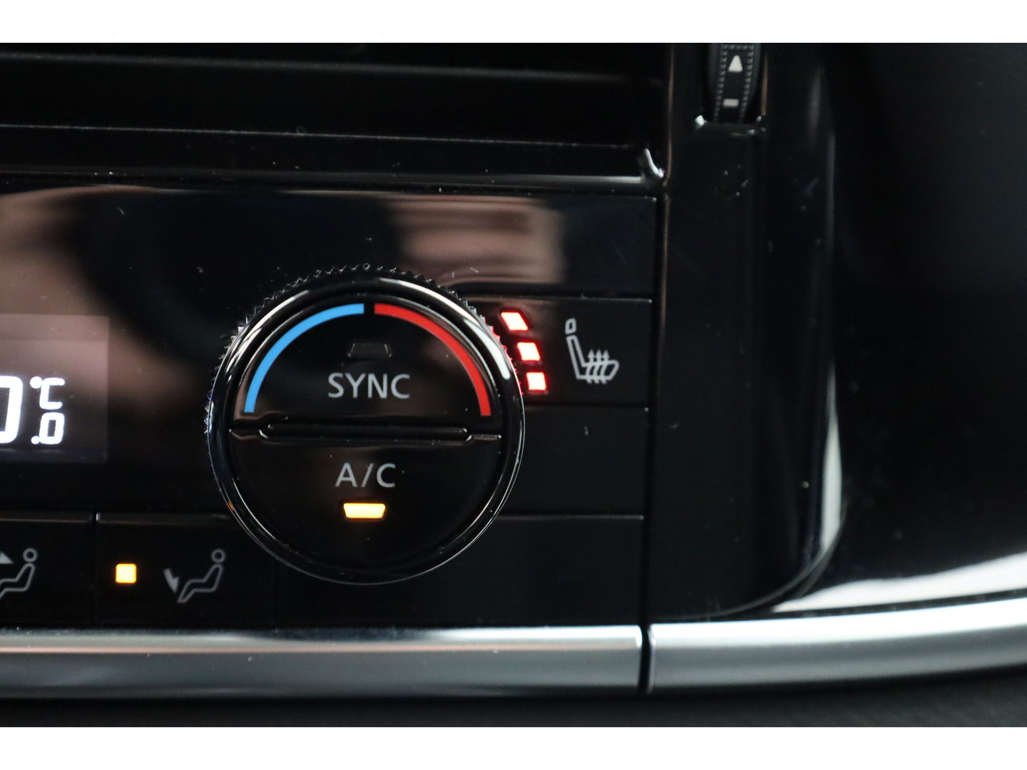 Nissan QASHQAI 1.3 MHEV Xtronic N-Connecta | Automaat | 360cam | Trekhaak | ACC | Stoel- Stuurverw. | Apple CarPlay | Dodehoekdet.