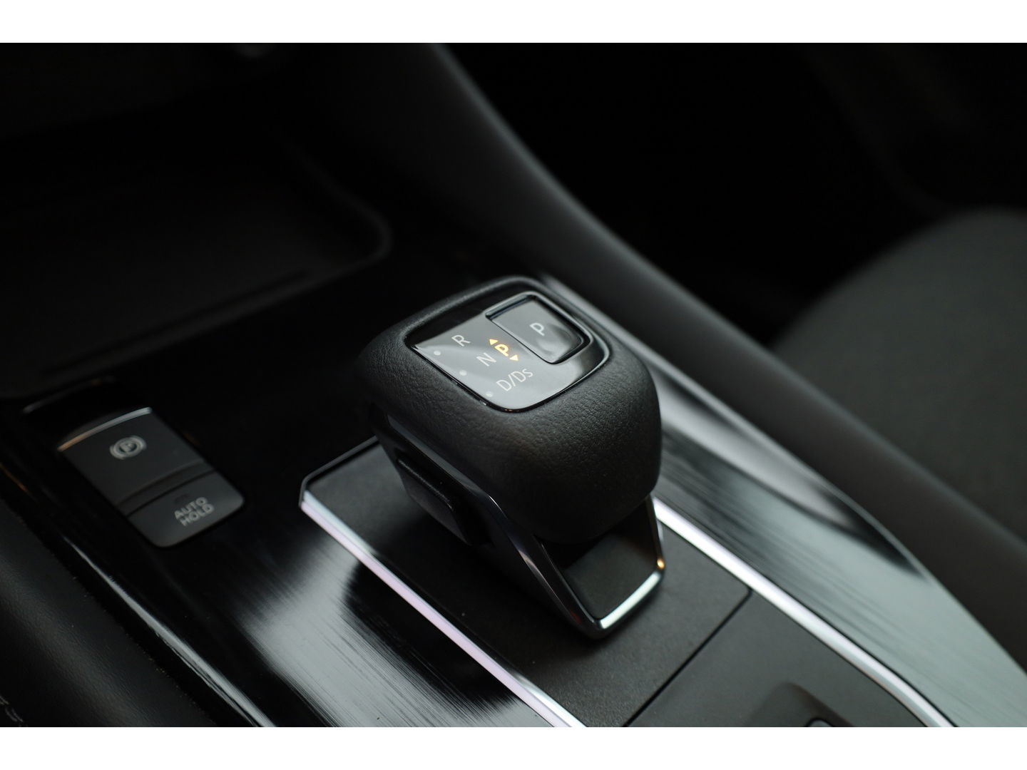 Nissan QASHQAI 1.3 MHEV Xtronic N-Connecta | Automaat | 360cam | Trekhaak | ACC | Stoel- Stuurverw. | Apple CarPlay | Dodehoekdet.