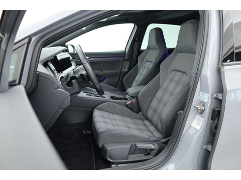 Volkswagen Golf 1.4 eHybrid GTE | Pano | IQ. Light | Stoel- Stuurverw. | 19'' | PDC | Apple CarPlay | Navi |