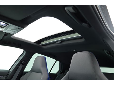 Volkswagen Golf 1.4 eHybrid GTE | Pano | IQ. Light | Stoel- Stuurverw. | 19'' | PDC | Apple CarPlay | Navi |