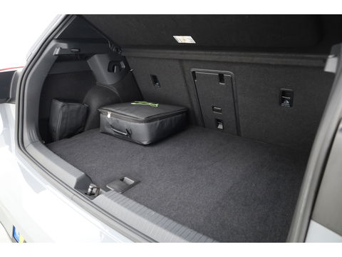 Volkswagen Golf 1.4 eHybrid GTE | Pano | IQ. Light | Stoel- Stuurverw. | 19'' | PDC | Apple CarPlay | Navi |