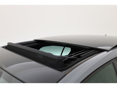 Volkswagen Golf 1.4 eHybrid GTE | Pano | IQ. Light | Stoel- Stuurverw. | 19'' | PDC | Apple CarPlay | Navi |