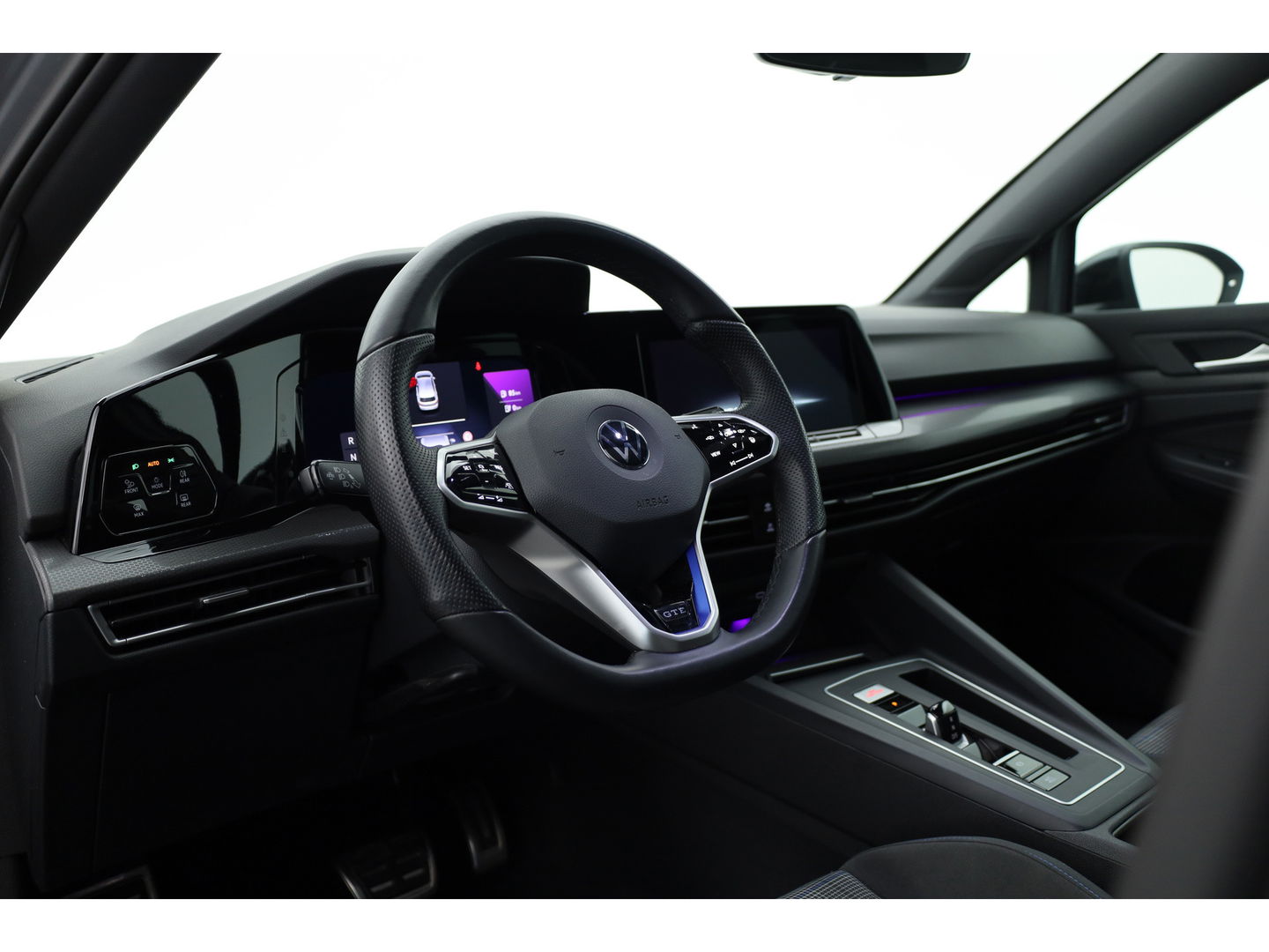 Volkswagen Golf 1.4 eHybrid GTE | Pano | IQ. Light | Stoel- Stuurverw. | 19'' | PDC | Apple CarPlay | Navi |