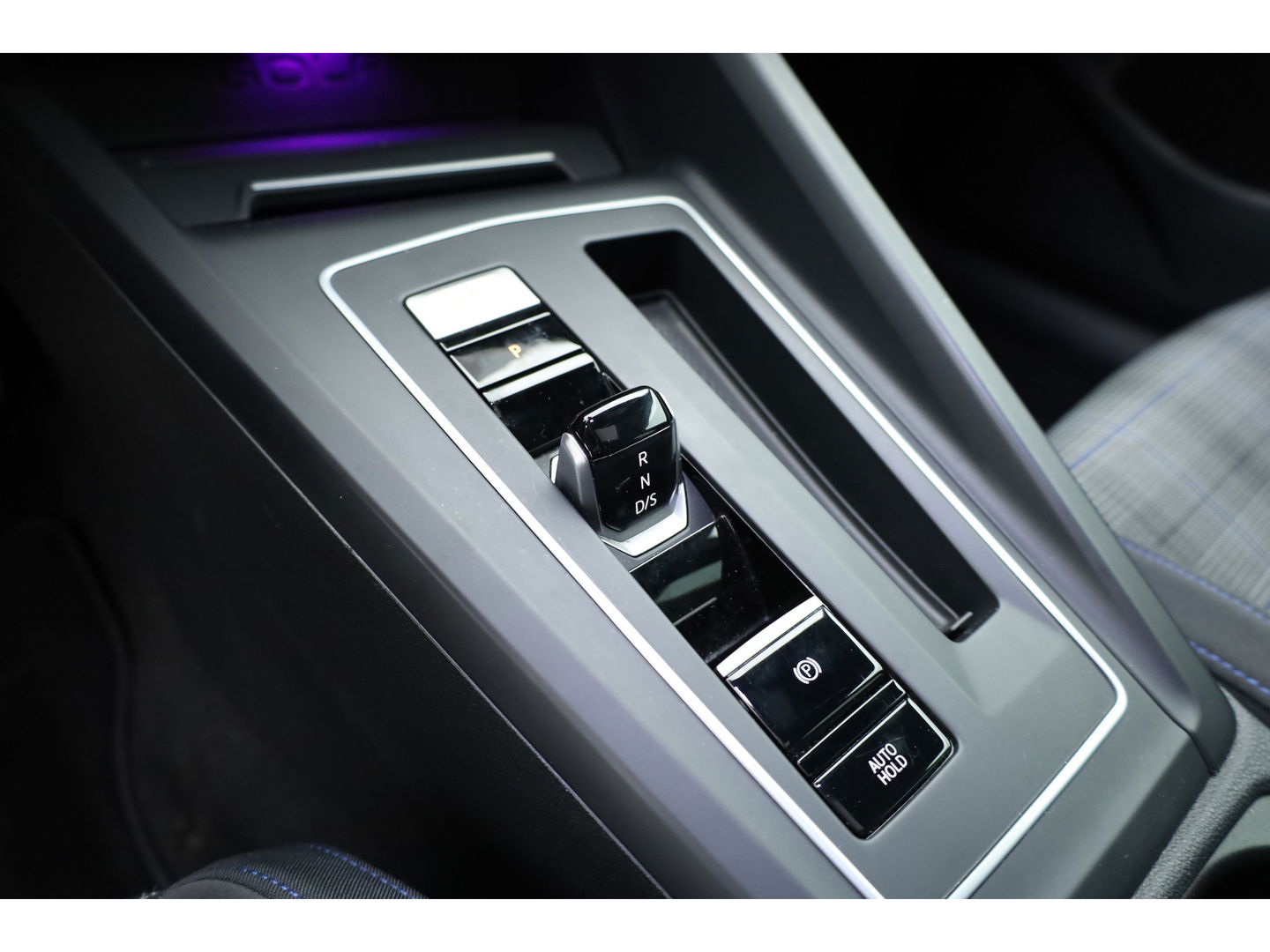 Volkswagen Golf 1.4 eHybrid GTE | Pano | IQ. Light | Stoel- Stuurverw. | 19'' | PDC | Apple CarPlay | Navi |