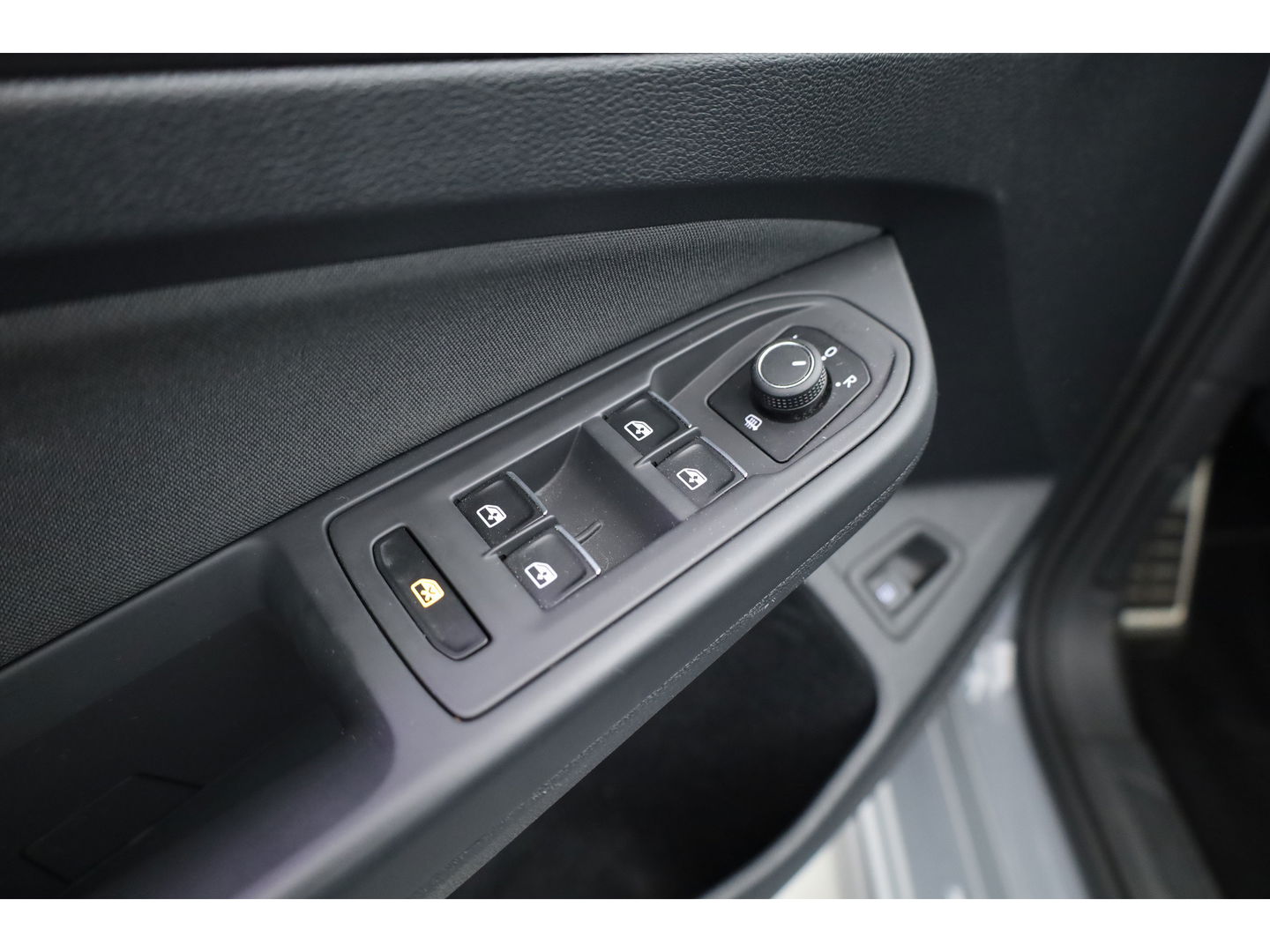 Volkswagen Golf 1.4 eHybrid GTE | Pano | IQ. Light | Stoel- Stuurverw. | 19'' | PDC | Apple CarPlay | Navi |