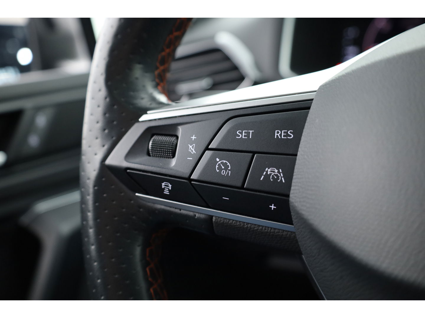 SEAT Tarraco 1.4 TSI e-Hybrid PHEV FR | Pano | 360cam | 19'' | Stoel- Stuurverw. | Adapt. Cruise | Keyless | Elek. Bestuurderst. | Dodehoekdet. |